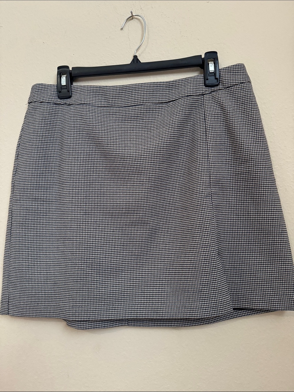 New Look Black and White Mini Skirt with Micro-Check